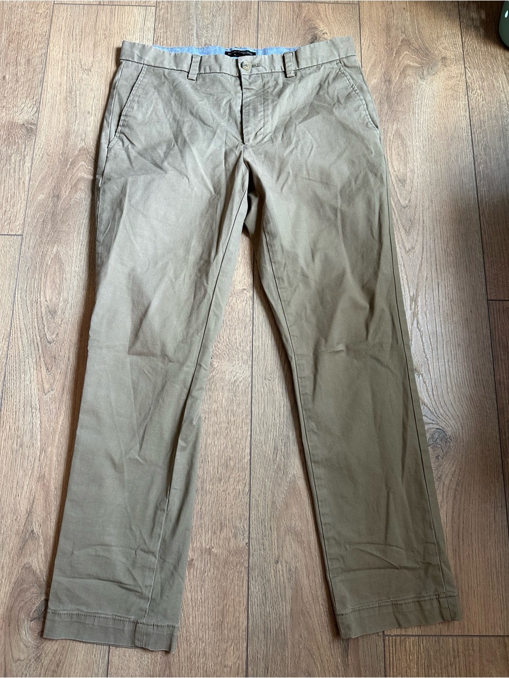 Men's Classic Khaki Chino Pants -